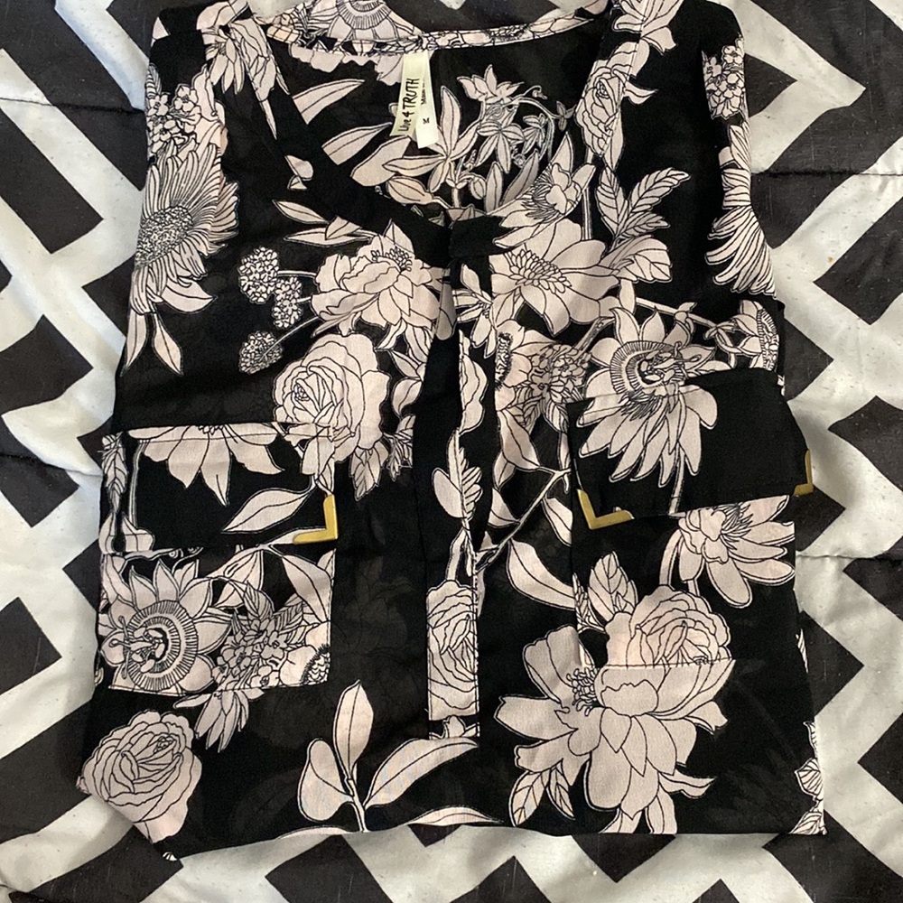 Cute Pink & Black Floral Top
